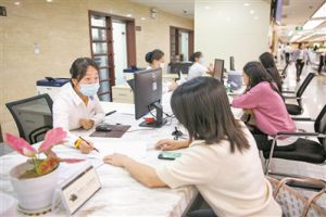 【图片新闻】广州：政务服务“小窗口” 助力营商“大环境”
